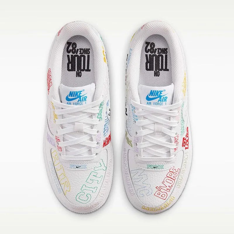 Nike naisten kengät, vanhemmille lapsille, brodeerattu AF1 Air Force One matalavartiset vapaa-ajan ja lautailukengät, urheilukengät IO9739-100