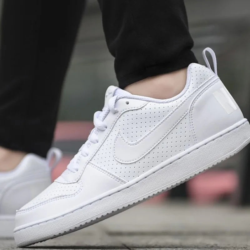 Nike Court Borough Retro alsidige, afslappede, skridsikre, åndbare, balancerede low-top-sko i hvid AV3171-100