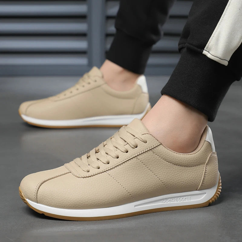 Zapatillas deportivas de cuero PU para tiempo libre, running, verano, moda, antideslizantes, montañismo, tenis, tendencia, superventas, para hombre, blancas, planas