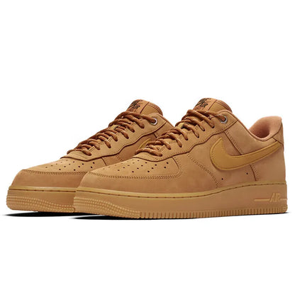 Nike Air Force 1 '07 LV8 Unisex-Freizeitsneaker aus Premium-Leder, Retro-Low-Top-Modeschuhe CJ9179-200