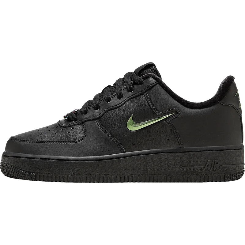 Nikein alkuperäiset Air Force 1 Low -naisten vapaa-ajan lenkkarit FB8251-001