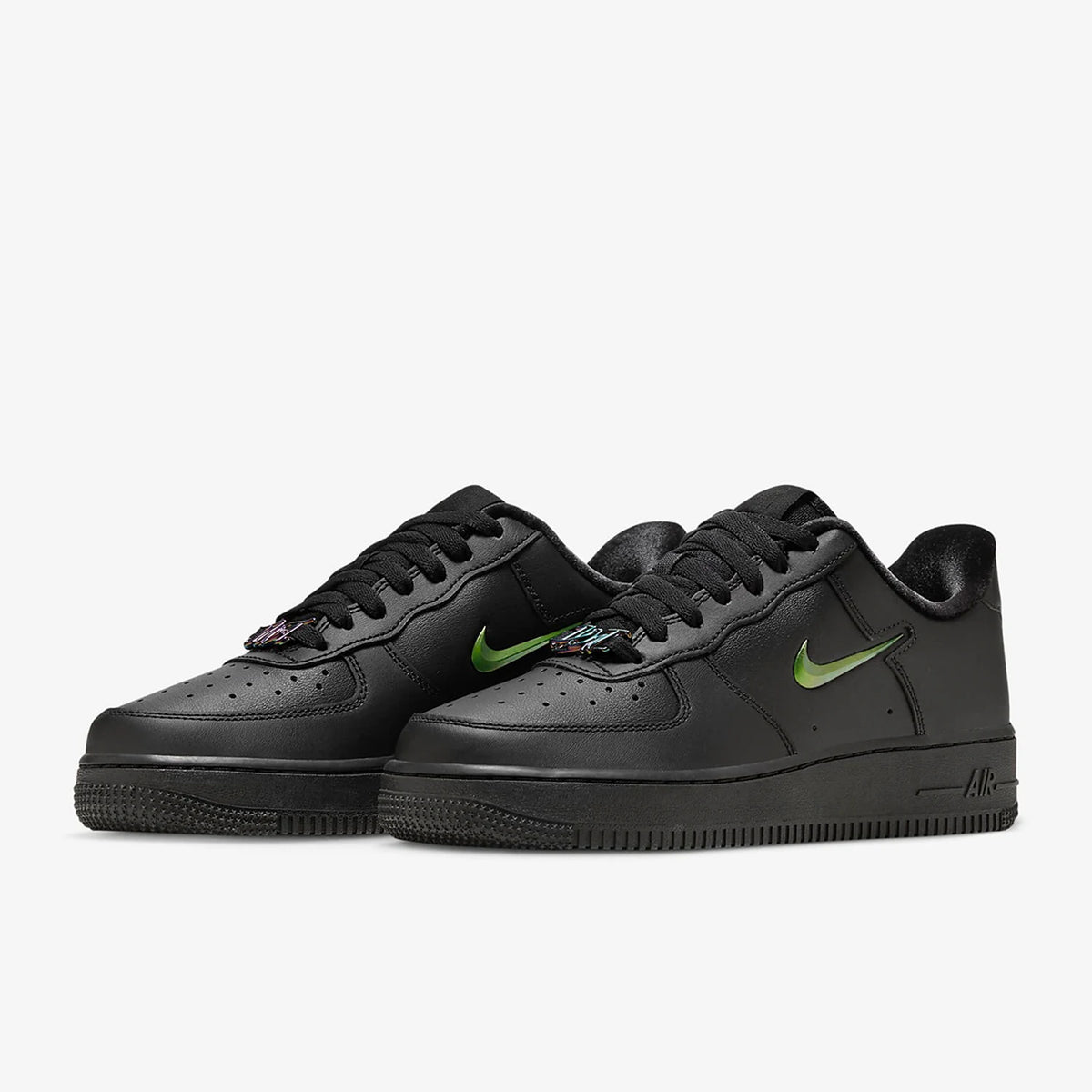 Nikein alkuperäiset Air Force 1 Low -naisten vapaa-ajan lenkkarit FB8251-001