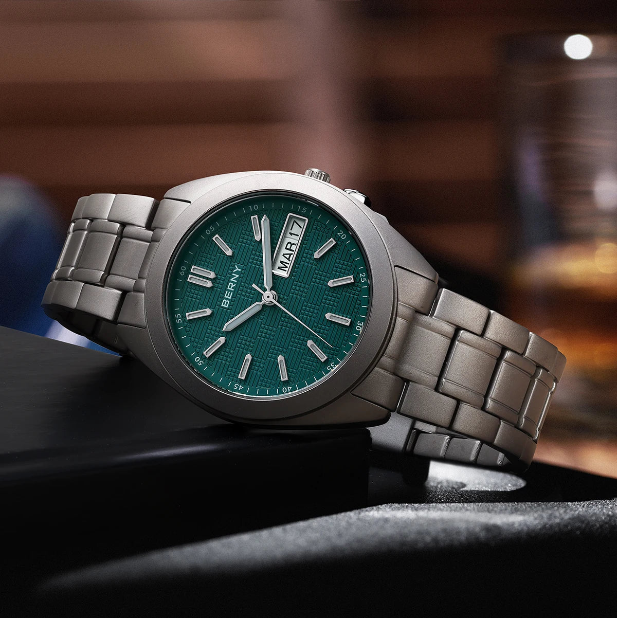 BERNY Titanium Watches for Men Date Week Calendar Sapphire Quartz Watch 38mm Super Luminous Men's Wristwatch 10ATM Lightweight