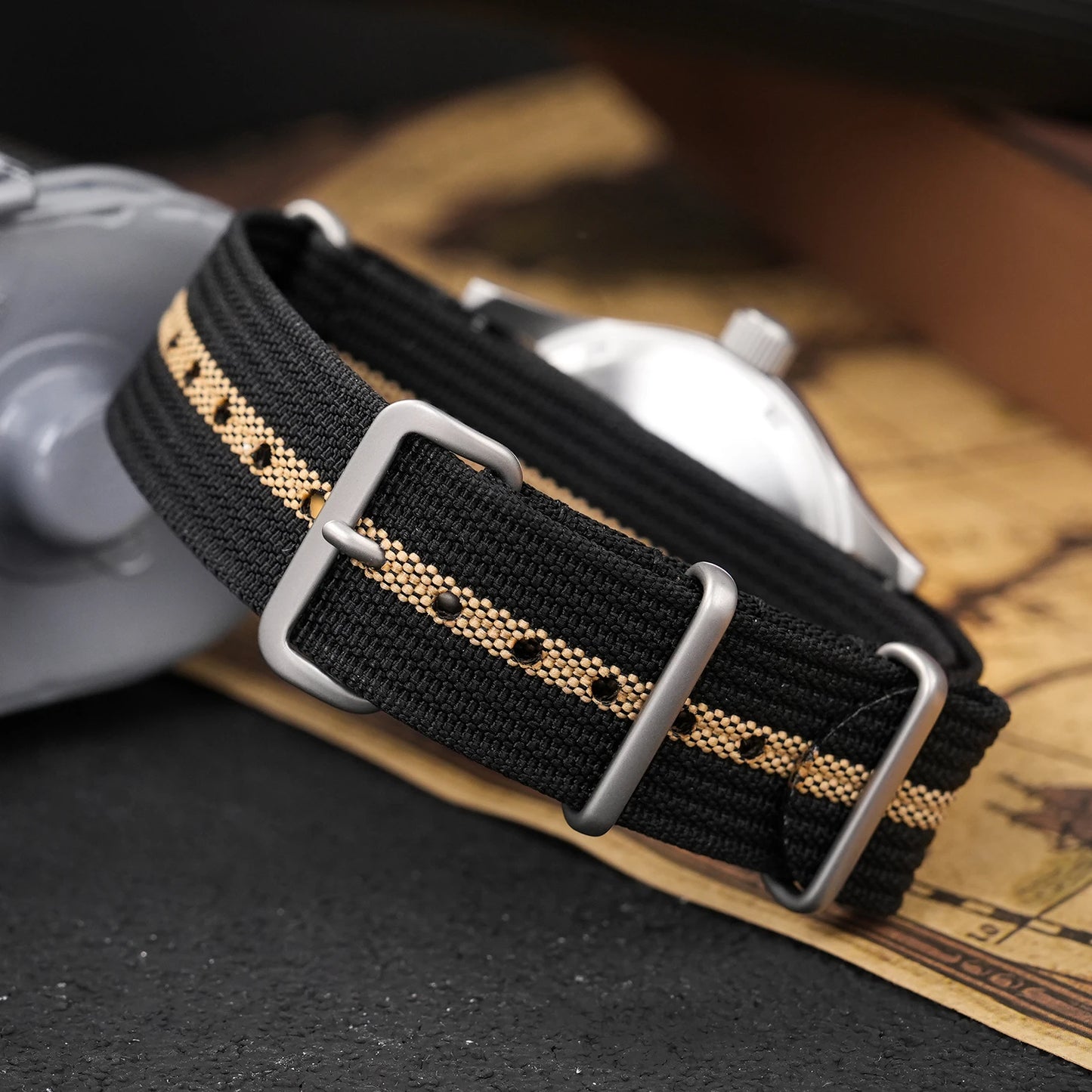 Militado ML05 38mm Military Field Watch VH31 Sweep Quartz Movement Domed Sapphire Crystal Waterproof 100M Super Luminous Watches