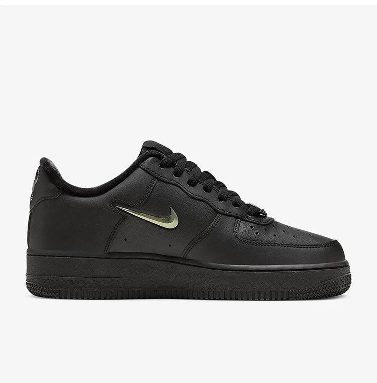 Nikein alkuperäiset Air Force 1 Low -naisten vapaa-ajan lenkkarit FB8251-001
