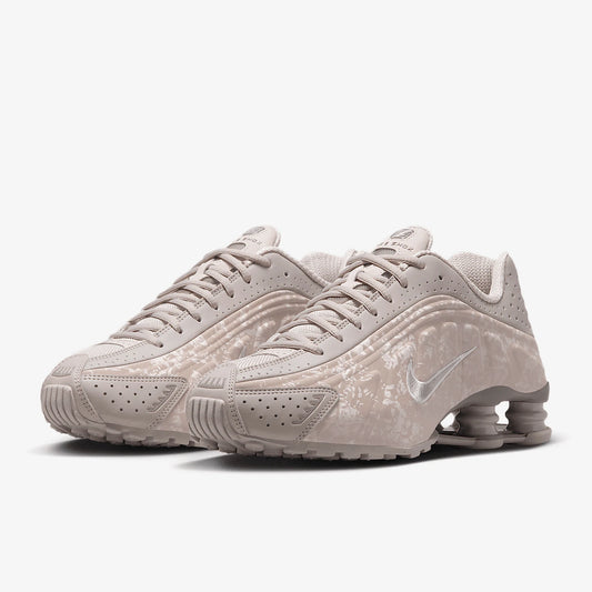 Γνήσια γυναικεία παπούτσια τρεξίματος Nike Shox R4 με αντικραδασμική προστασία, χαμηλού προφίλ HV0934-001