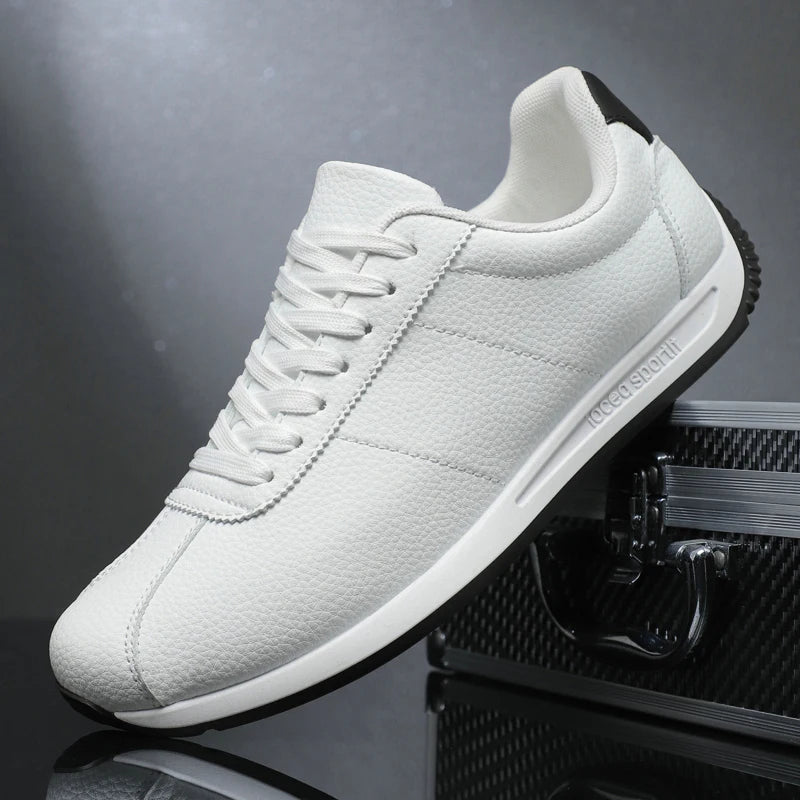 Zapatillas deportivas de cuero PU para tiempo libre, running, verano, moda, antideslizantes, montañismo, tenis, tendencia, superventas, para hombre, blancas, planas