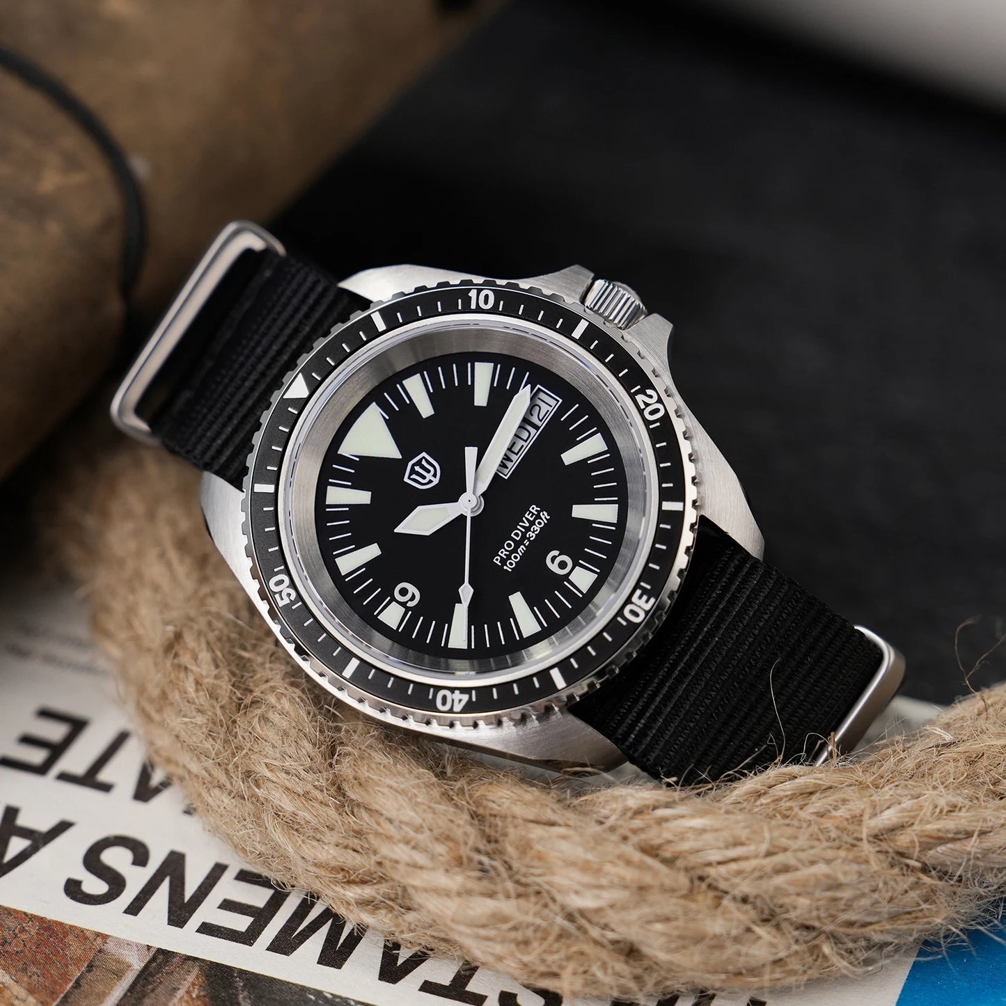 Watchdives WD1980 V3 Quartz Watch 100m Waterproof BGW9 Luminous Nylon Strap Watch Sapphire VH31 Movement Men Watch with Gift Box