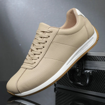 Zapatillas deportivas de cuero PU para tiempo libre, running, verano, moda, antideslizantes, montañismo, tenis, tendencia, superventas, para hombre, blancas, planas