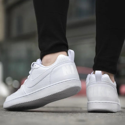 Nike Court Borough Retro alsidige, afslappede, skridsikre, åndbare, balancerede low-top-sko i hvid AV3171-100