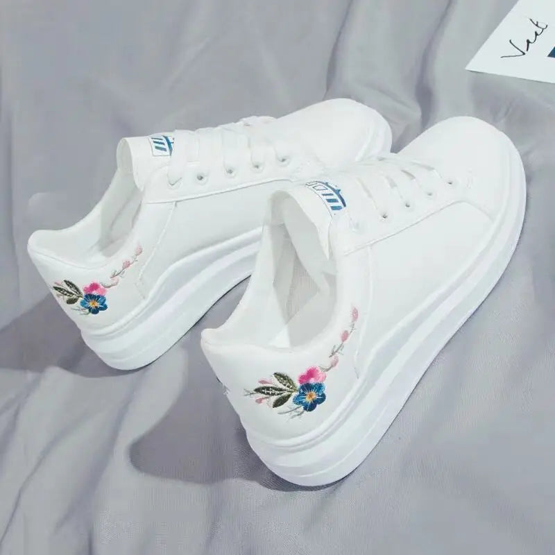 Shoes 2025 Women Running Spring Autumn Fashion White Breathable Embroidered Flower Lace-Up Casual Sneakers Zapatos De Mujer