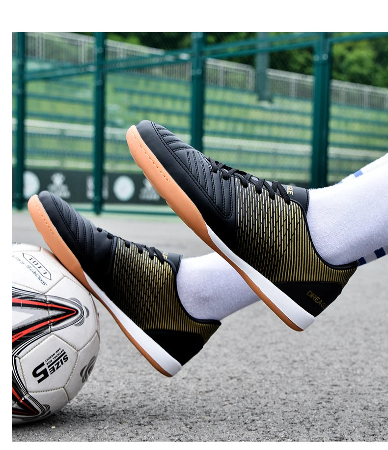 Sisäjalkapallokengät Miesten ammattilaisfutsalkengät Luistamattomat miesten jalkapallokengät Alkuperäiset kovapintaiset Chuteira Society Futebol -kengät