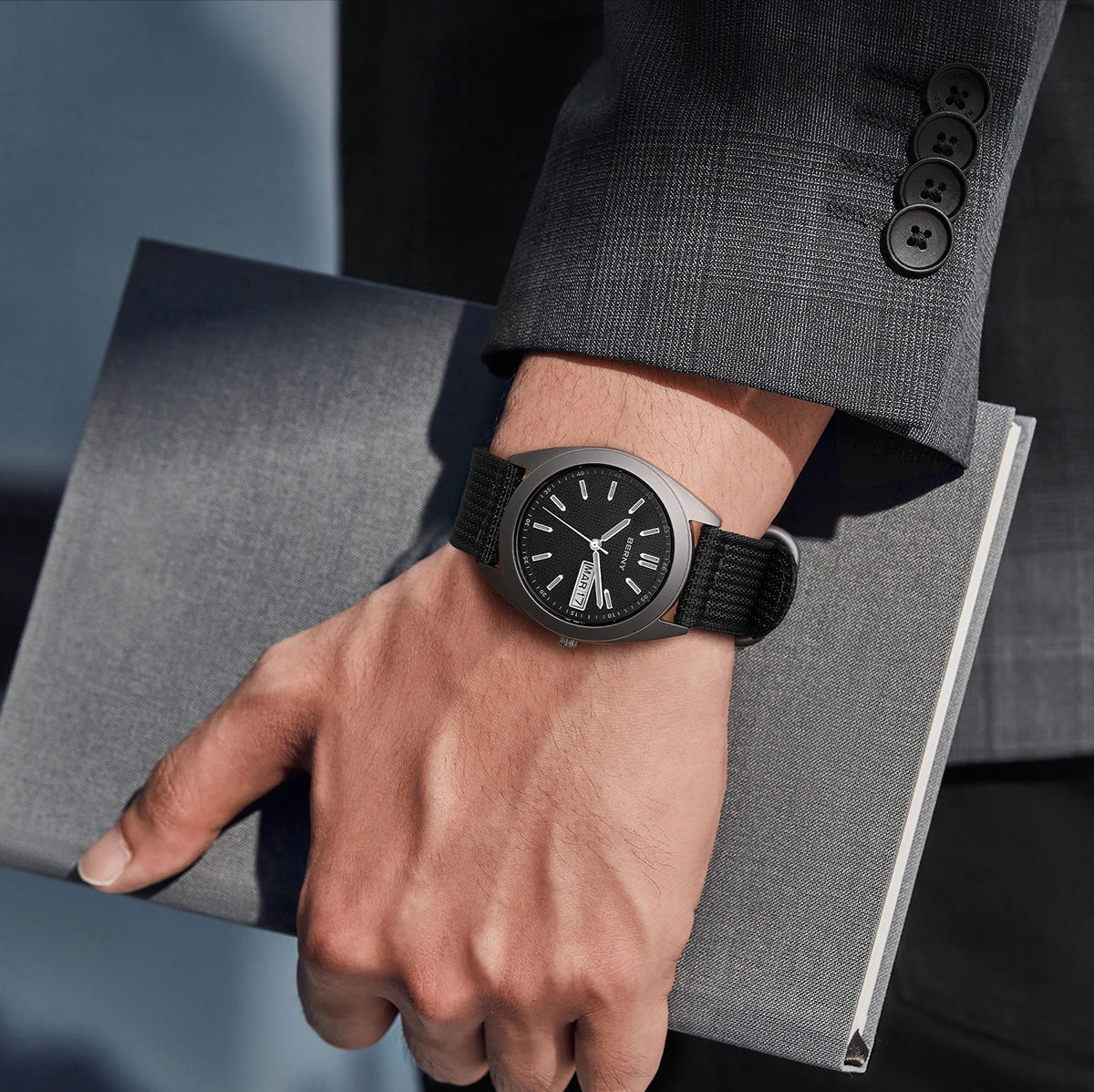 BERNY Titanium Watches for Men Date Week Calendar Sapphire Quartz Watch 38mm Super Luminous Men's Wristwatch 10ATM Lightweight