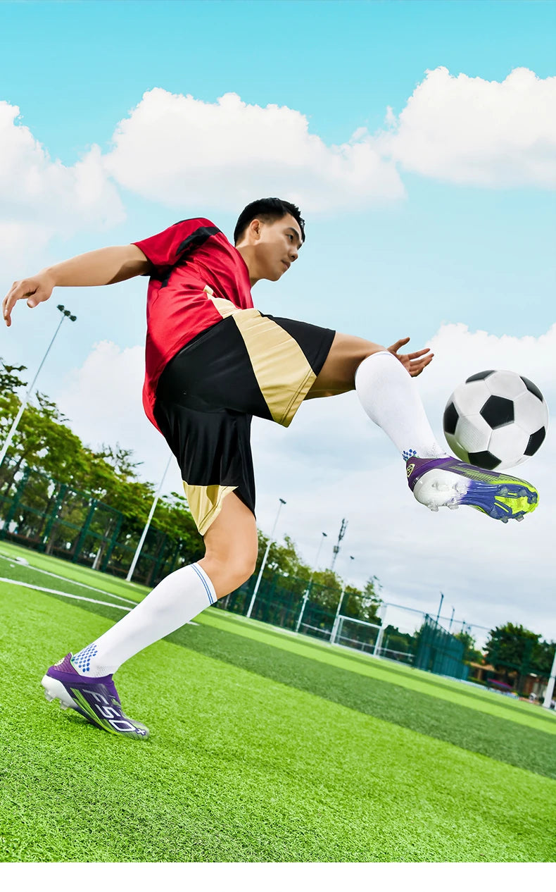 New Men's Football Boots Turf Comfortable Ultralight Soccer Shoes Non Slip Sport Fg Grass Cleats Futsal Indoor Adult Non-Slip