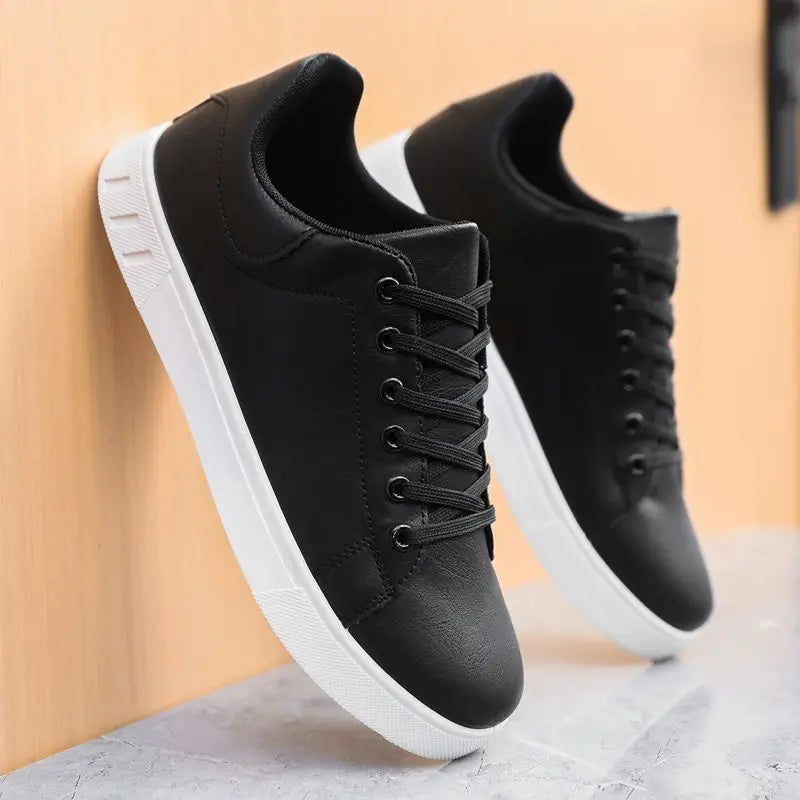 2026 Men's Shoes New Style Four Seasons Fashionable Versatile Soft Bottom White Casual Shoes Breathable Summer Zapatillas Hombre