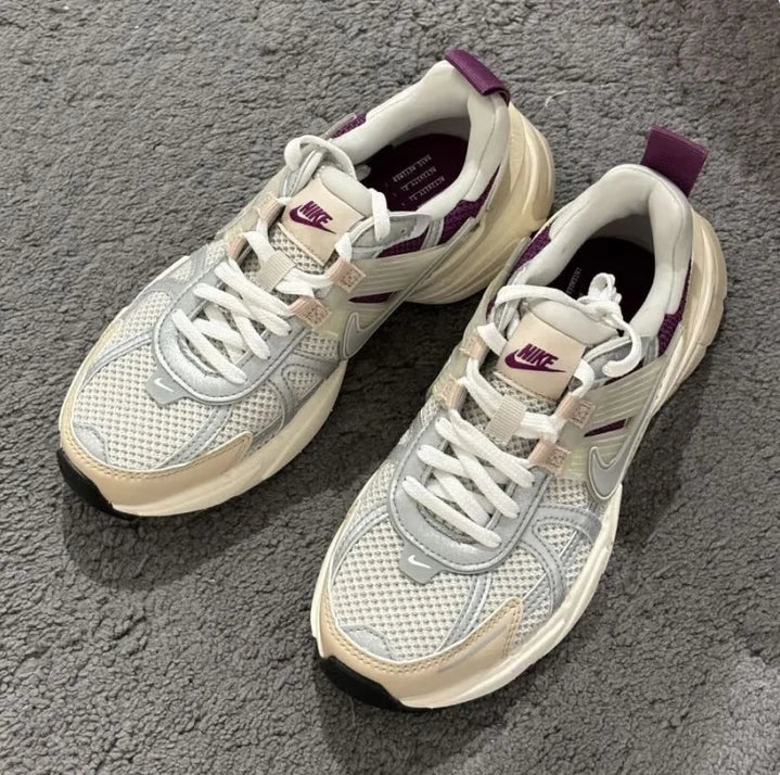 Nike's New High-Density Foam Sole Cushioning and Wear-Resistant Training Running Shoes for Men and Women, Classic V2K Run Prm Lightweight and Comfortable Outdoor Sports Running Shoes, Trendy Retro Style Fashionable Versatile