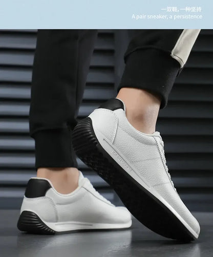 Zapatillas deportivas de cuero PU para tiempo libre, running, verano, moda, antideslizantes, montañismo, tenis, tendencia, superventas, para hombre, blancas, planas